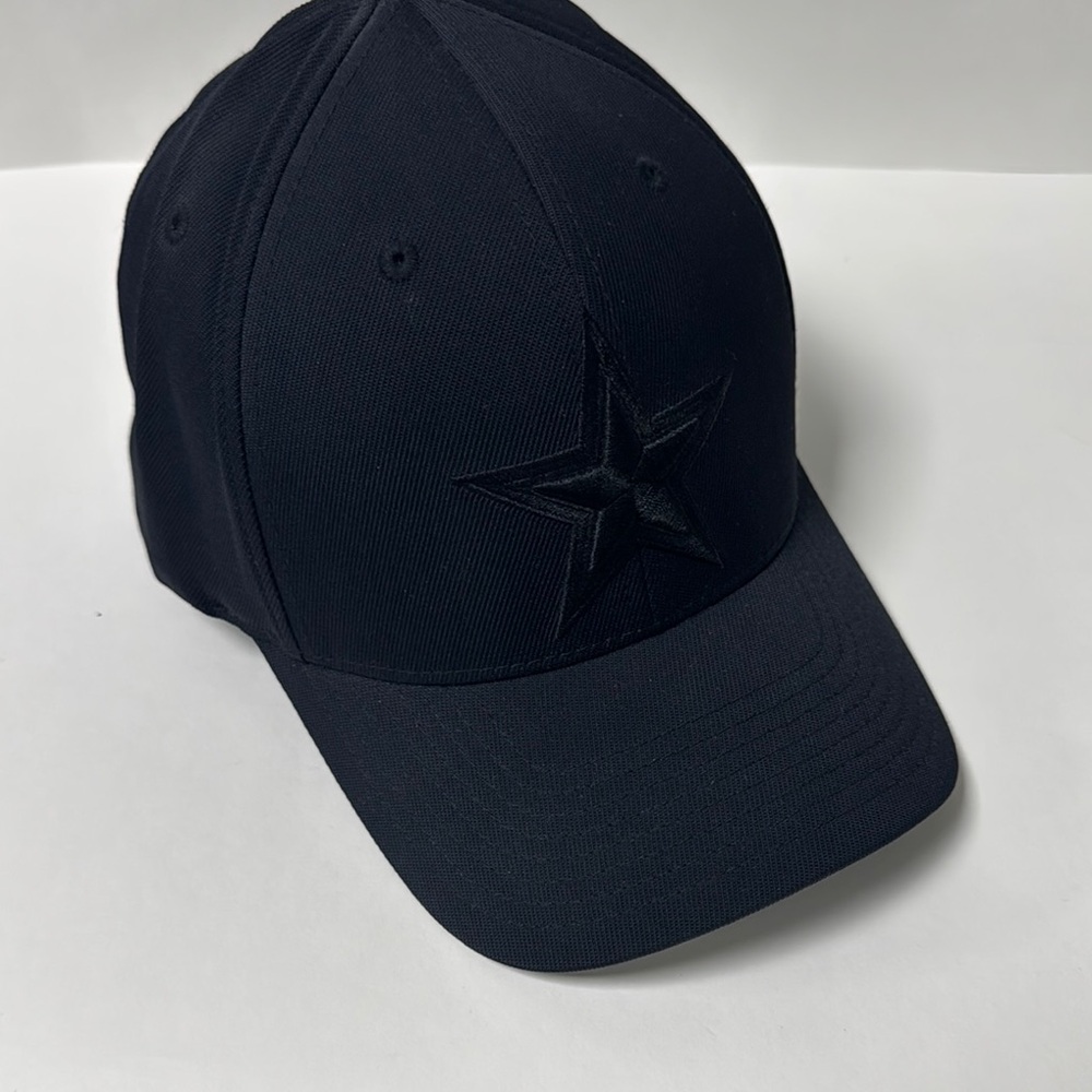 Flexfit Dallas Cowboys Black out Embroidered Cap NFL